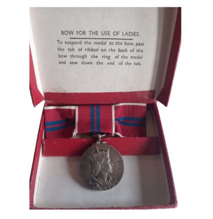 Coronation Medal 1953, ladies issue, in box of issue